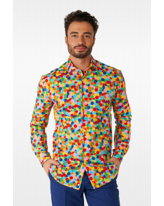 Man wearing men's shirt with confetti print